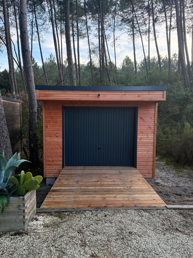 Abris de jardin — réalisation Tera Nature, paysagiste à Bordeaux et en Médoc (1)